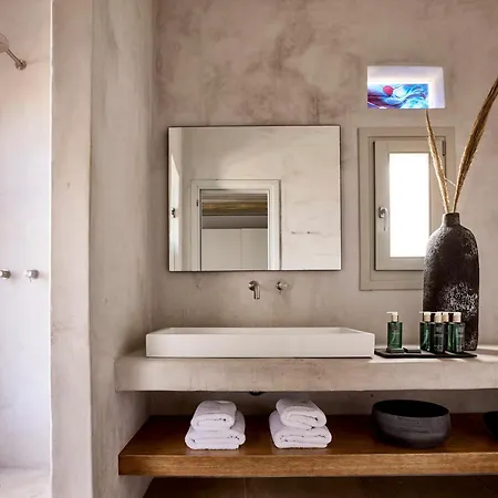 Villa Amra - Secluded Mykonos Haven With Sea Views, Heated Pool, Gym & Hammam